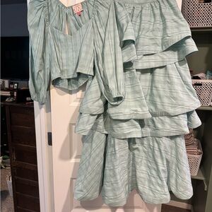 Green Midi Bubble Top with Tiered Design for Casual Wear